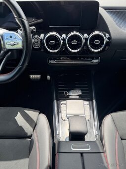Mercedes-Benz GLA 200 AMG 4MATIC A/T - 8