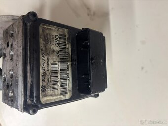 Rozpredam diely z passatu b6 - 8