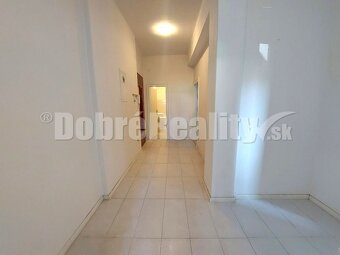 PRENÁJOM: VEĽKOMETRÁŽNY 2 IZBOVÝ BYT S 2 LOGGIAMI, CENTRUM - 8