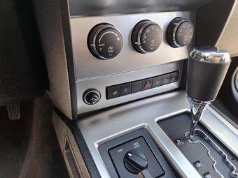 Dodge Nitro R/T 2.8.CRD - 8