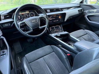 Audi E-Tron 50 - 8
