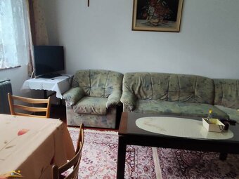 Priestranný rodinný dom priamo v centre Turzovky s veľkým po - 8