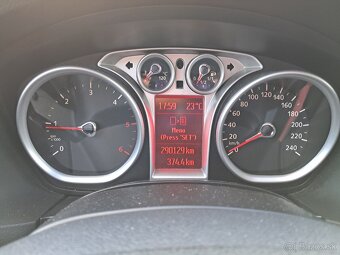 Ford Focus - 8