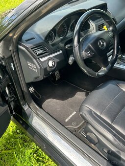 Mercedes benz E - 8