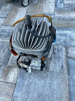 Závodná motokára - 8