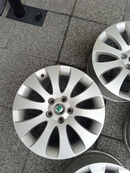 ✅5x112 R17 Venus - 8