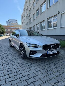 Predám Volvo V60 R DESIGN, AWD, AT8, r.v. 2020 - 8