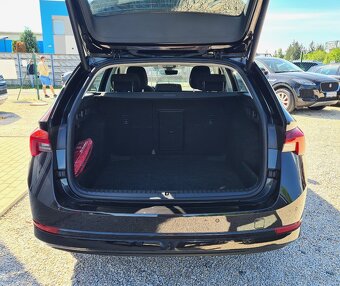 ŠKODA OCTAVIA COMBI 2.0TDI SCR STYLE DSG - 8