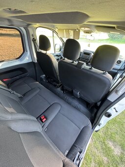 Renault trafic 1.6 biturbo - 8