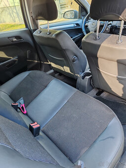 Opel Astra 1.6 Turbo (2009) - 8