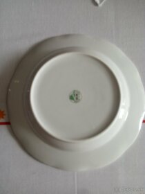 Polievkové misy, servirovaci tanier, čajník, mliečnik. - 8