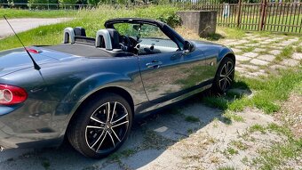 Mazda MX-5 Roadster - 8