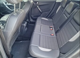 Peugeot 2008 1.2 PureTech 110 E6.2 Allure A/T - 8