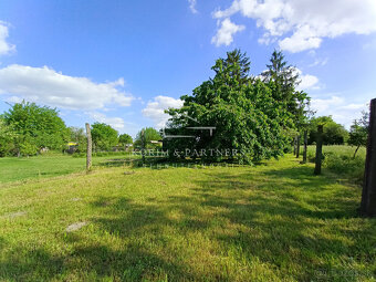 Slnečný pozemok s domom na predaj, Nová Stráž - 8