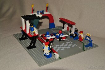 LEGO Classic Town 80-te roky - 8