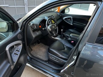 Toyota RAV4 2.2 D-4D 180 LUXURY - 8