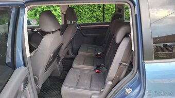 VOLKSWAGEN TOURAN 1.6 TDI 77KW Modra Metalíza - 8