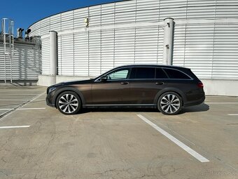Mercedes-Benz E 220 d 4MATIC AllTerrain - 8