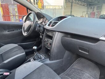Peugeot 207 1.4 - 8