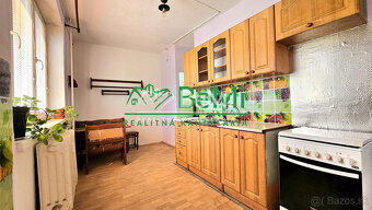 3-IZB.BYT S BALKÓNOM HNÚŠŤA-NA PREDAJ - 8