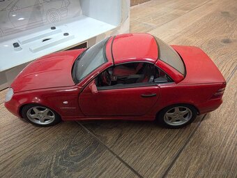 Mercedes Benz SLK Model 1:18 - 8