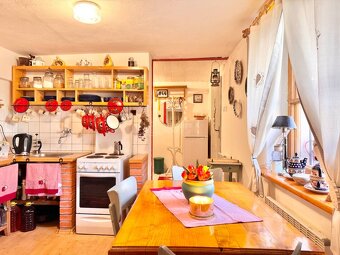 Nadčasová chalúpka obklopená prírodou a výhľadmi v Čadci Hus - 8