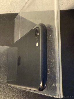 Predám Apple iPhone SE 2020 128GB Black Stav nového telefónu - 8
