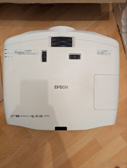 Epson EH-TW9200W Full HD projektor + bezdrôtový prijímač - 8