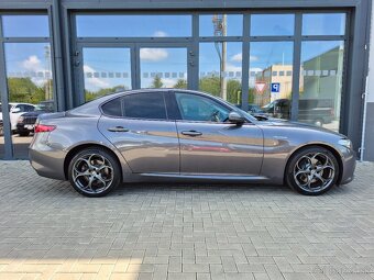 Alfa Romeo Giulia 2.2 JTDM Veloce AT AWD - 8