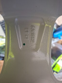 R15 Volkswagen Original top stav - 8