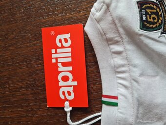 Apríla MAX 125+ dve prilby - 8