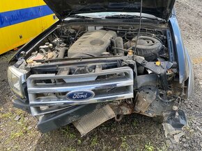 FORD RANGER 2,5 TDCi 4x4 , havarovaný - 8