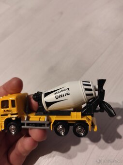 matchbox a hotwheels - 8