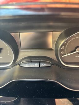 Predám peugeot 208 1,2 pure tech - 8