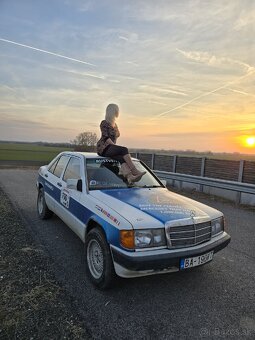 Mercedes 190D - 8