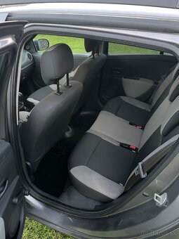 Renault Clio III - 8