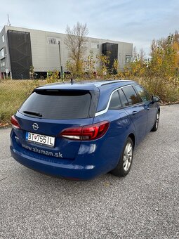 Opel astra sports tourer combi - 8