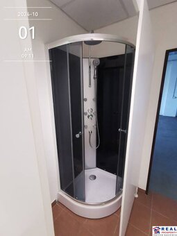 STROJNÍCKA: SKLAD č.4 - 228 m2,sociálne záz.,kanc.+spev. pl - 8