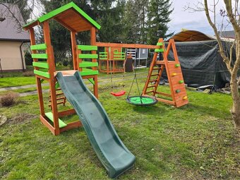 Detský domček s hojdačkami a šmykľavkou - 8