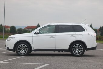 Mitsubishi Outlander 2.2 DI-D 7-MIESTNE - 8