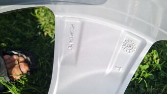 ALU disky Seat R17 5x112 - 8