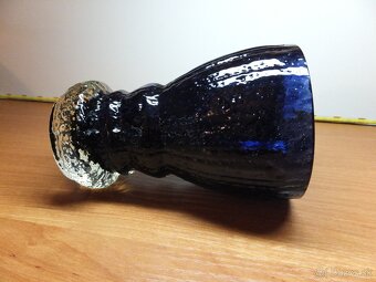 Zajímavá masivní těžká tmavě modrá váza nebo pohár. - 8