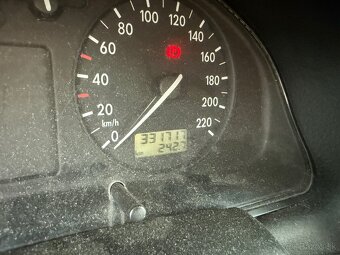 VW Passat 1.9 tdi 66kw - 8