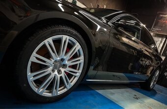 Audi a8L - 8