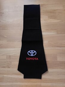 Návleky na hlavové opierky. - 8