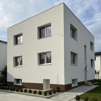 NOVINKA 3izbový byt s 2parkoviskami a zahradkou - 8