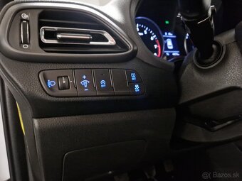 Hyundai i30 combi family 1.5i DPi 81kW 48000km facelift CW - 8