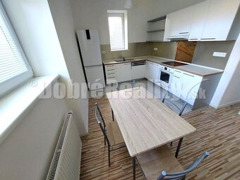 PRENÁJOM: VEĽKOMETRÁŽNY 1 IZBOVÝ BYT S LOGGIOU, CENTRUM - 8
