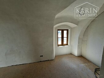 Byt s vlastným parkovacím miestom v centre Banskej Štiavnice - 8