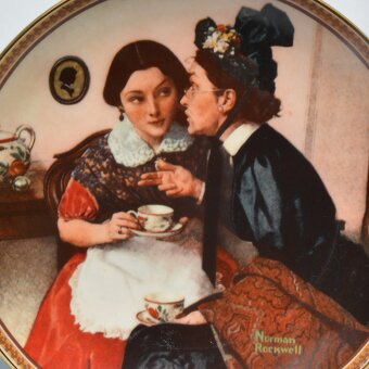 Séria vintage porcelánových tanierov zo života žien - 8